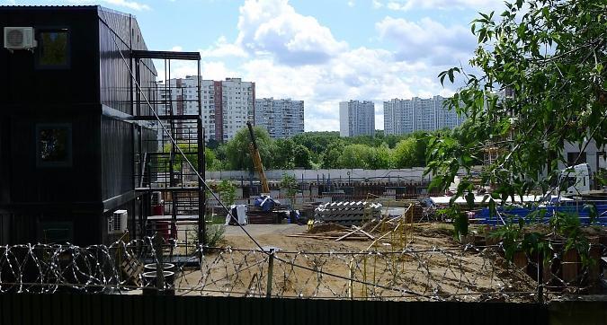 ЖК Fresh - строительная площадка, вид с ул. Ореховый Бульвар Квартирный контроль