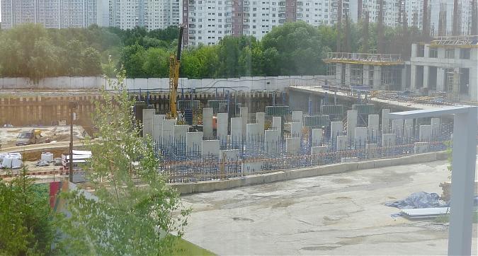ЖК Fresh - монолитные работы на подземном уровне, вид с ул. Ореховый Бульвар Квартирный контроль