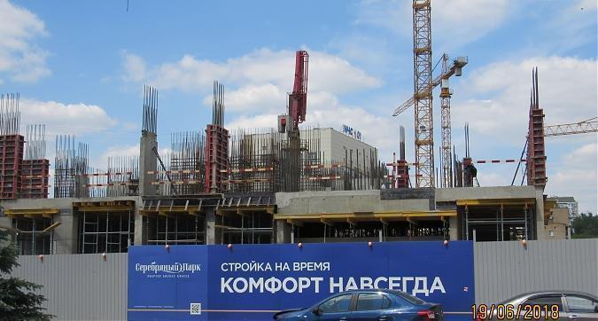 ЖК Серебряный парк (Паршина, 10) - монолитные работы, вид с улицы Паршина, фото 5 Квартирный контроль