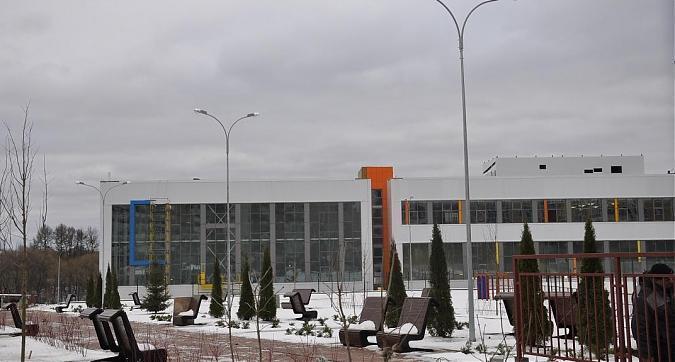 ЖК Скандинавия, школа вблизи жилого комплекса, вид с юго-западной стороны, фото 2 Квартирный контроль
