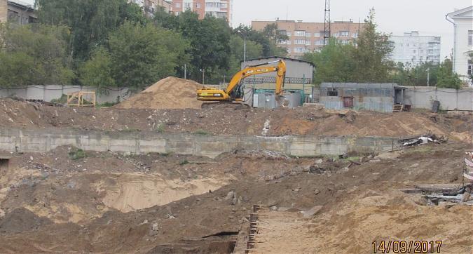 ЖК Паршина - работы по обустройству котлована, вид с улицы Паршина, фото 3 Квартирный контроль