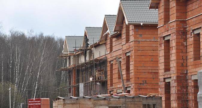 ЖК Каскад парк, 44-й корпус, вид со строительной площадки Квартирный контроль
