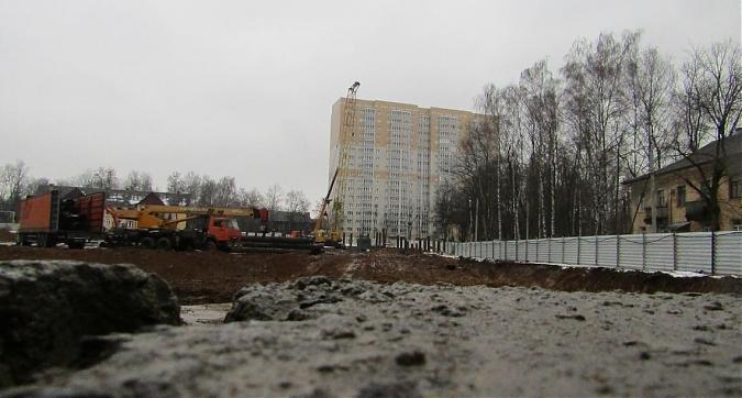 ЖК Парковые аллеи - вид на строительную площадку со стороны Парковой улицы Квартирный контроль