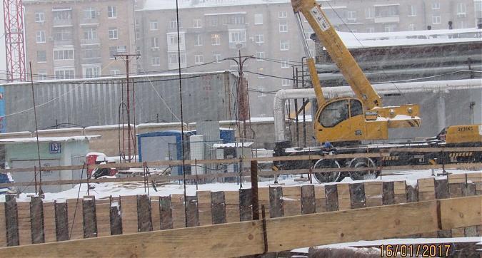 Вид с улицы Орджоникидзе на Жилой дом Байконур Квартирный контроль