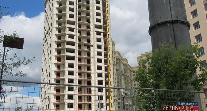 ЖК Мосфильмовский - вид на строительство 13-го корпуса с Мосфильмовской улицы Квартирный контроль