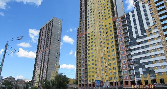 ЖК Золотая Звезда - вид с проспекта Буденного на 1-й и 3-й корпуса Квартирный контроль
