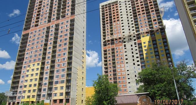 ЖК Золотая Звезда - вид с проспекта Буденного на 1-й и 2-й корпуса Квартирный контроль