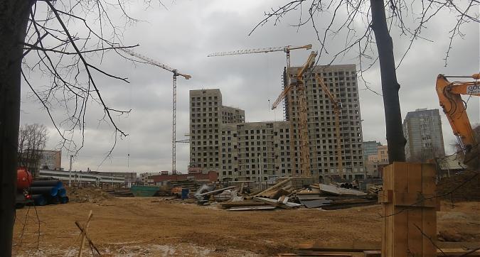 ЖК "Серебряный фонтан", вид со стороны Новоалексеевской улицы, фото 1 Квартирный контроль