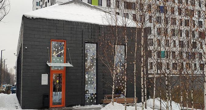 ЖК Green Park, офис продаж, вид с Березовой аллеи, фото 1 Квартирный контроль