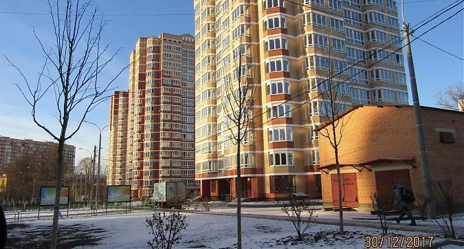 ЖК На ул. Школьная, 7 - вид на придомовую территорию со стороны Школьной улицы, фото 5 Квартирный контроль