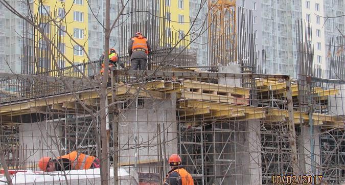 ЖК Life-Митинская Ecopark - вид на строительство  3-го корпуса с Митинской улицы Квартирный контроль