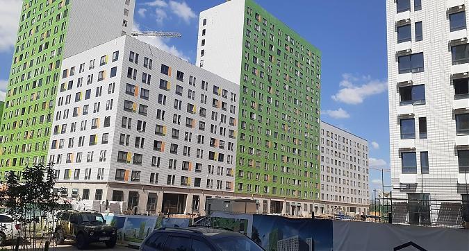 ЖК Бунинские Луга, корпуса 1.1.2, 1.2.1, вид с ул. Александры Монаховой, фото - 3 Квартирный контроль