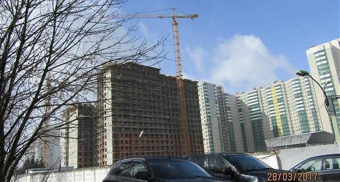 ЖК Изумрудные Холмы - вид на строительство 14 и 15 корпусов со стороны Волоколамского шоссе Квартирный контроль