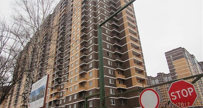 ЖК Новоград Павлино, 30-й корпус, ведутся отделочные работы, возведение наружных стен, вид с улицы Люберецкая, фото 1 Квартирный контроль