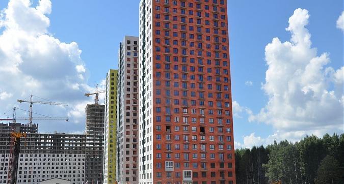 ЖК Саларьево парк, 1-й корпус, вид со стороны метро Саларьево Квартирный контроль