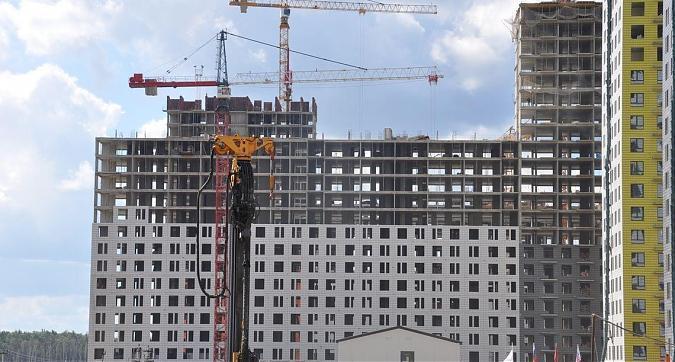 ЖК Саларьево парк, 4-й корпус, вид со стороны метро Саларьево Квартирный контроль