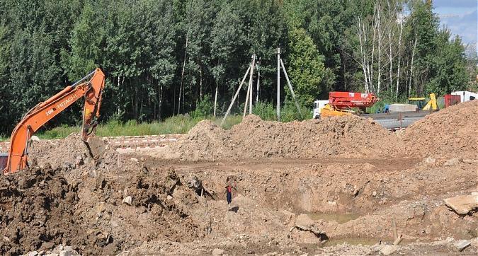 ЖК Саларьево парк, прокладка коммуникаций, вид со стороны метро Саларьево Квартирный контроль
