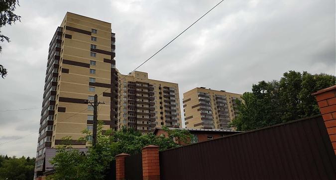 ЖК Экоград на Микояна, корпуса 2 и 1, вид с ул. Манометр, фото 1 Квартирный контроль