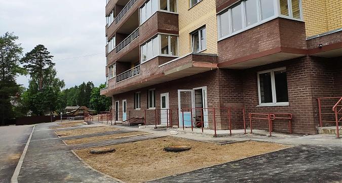 ЖК Экоград на Микояна, корпус 2, вид с ул. Манометр, фото 3 Квартирный контроль