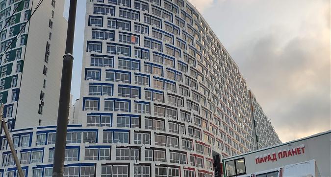 ЖК Парад Планет, вид с ул. Академики Легостаева, фото 1 Квартирный контроль