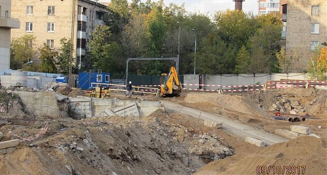 ЖК Серебряный парк (Паршина, 10) - работы по обустройству котлована, вид с улицы Паршина, фото 7 Квартирный контроль