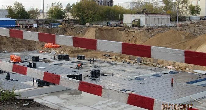 ЖК Серебряный парк (Паршина, 10) - работы по обустройству котлована, вид с улицы Паршина, фото 8 Квартирный контроль