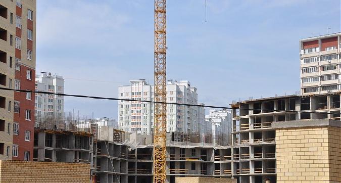 ЖК Центр плюс, 211-й корпус, ведутся монолитные работы, вид с улицы Пионерская Квартирный контроль