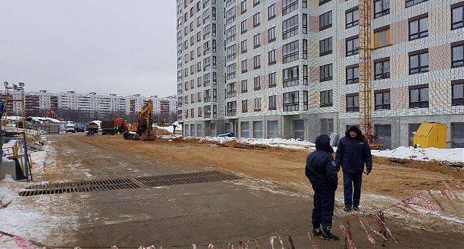 ЖК Орехово-Борисово - въезд на территорию и вид на корп.2 Квартирный контроль