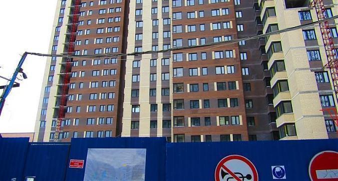 ЖК Молодёжный - вид на комплекс со стороны Центральной улицы Квартирный контроль