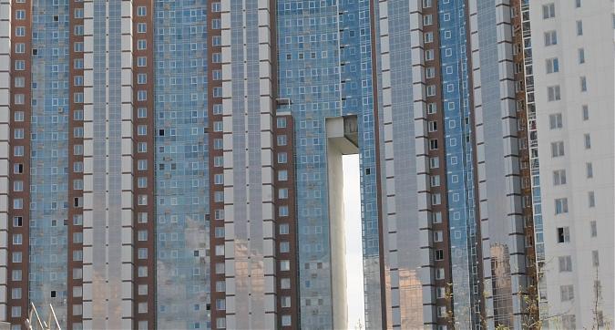 ЖК Маяк - корпус 14, вид со стороны улицы Юннитов Квартирный контроль