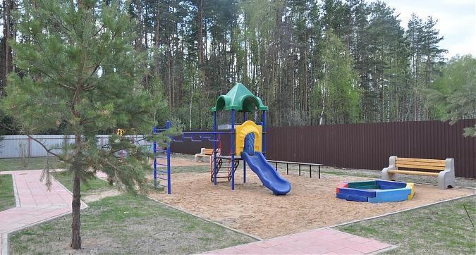 Детская площадка вблизи 6-го корпуса Мкр Новое Бисерово Квартирный контроль