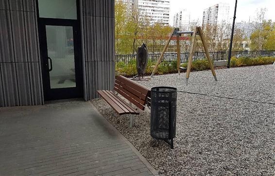 ЖК Маршала Захарова 7 - зона отдыха около детской площадки верхнего двора Квартирный контроль