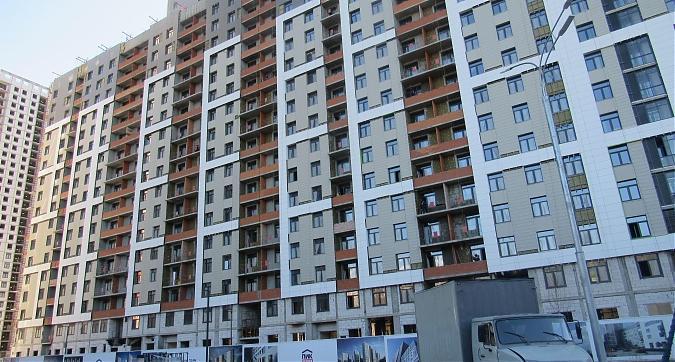 ЖК Оранж парк, 5-й корпус, вид с улицы Строителей, фото 2 Квартирный контроль