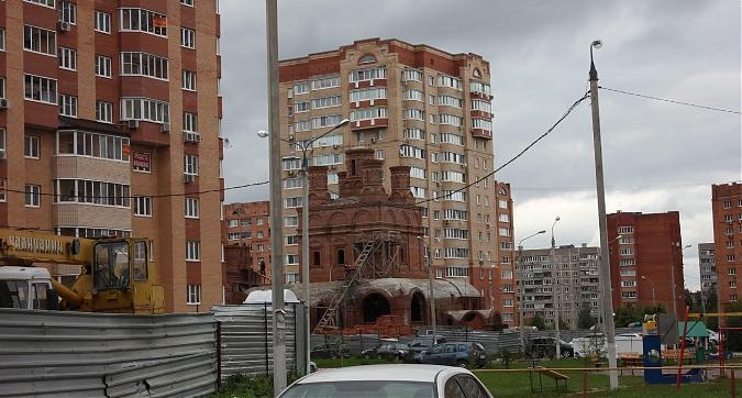 Строящаяся церковь рядом с ЖК Лунный Квартирный контроль