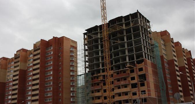 Ведутся работы по строительству в ЖК Лунный Квартирный контроль