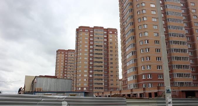 Вид на построенные корпуса в ЖК Лунный Квартирный контроль