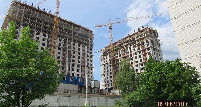 ЖК Пикассо - вид со двора на 1-й и 2-й корпуса Квартирный контроль