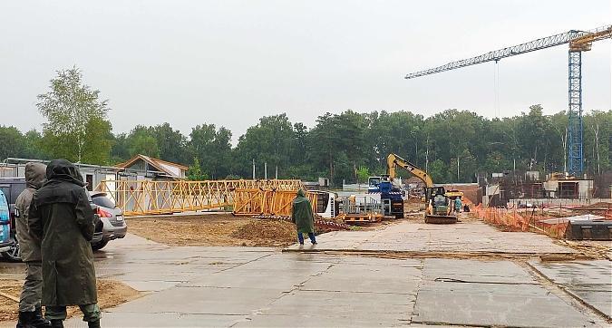 ЖК Микрогород в лесу, строительство III очереди, вид с ул. Знаменской, фото 4 Квартирный контроль