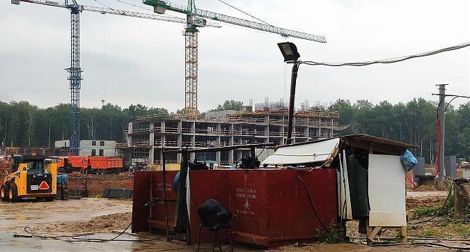 ЖК Микрогород в лесу, строительство III очереди, вид с ул. Знаменской, фото 7 Квартирный контроль