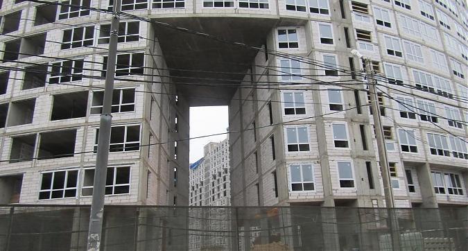 ЖК Парад Планет - в строящемся жилом комплексе проводится остекление Квартирный контроль