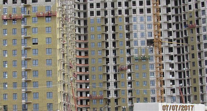 ЖК Петр 1 - вид на 3-й корпус с проезда Завода Серп и Молот Квартирный контроль
