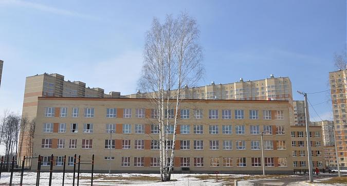 ЖК Зеленая околица, школа на территории жилого комплекса вид с улицы Березовая просека Квартирный контроль