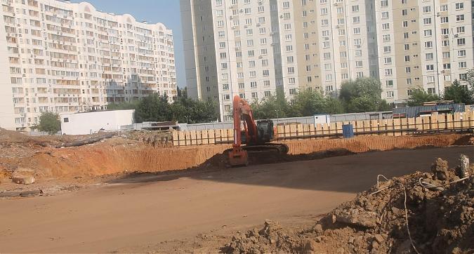ЖК Новочеремушкинская, 17 - работы по  обустройству котлована, вид с Новочеремушкинской улицы, фото1 Квартирный контроль