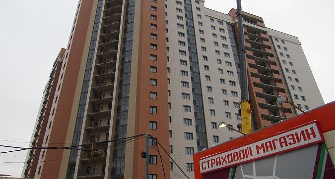 Вид с Краснобогатырской улицы на жилой комплекс Яуза Парк Квартирный контроль