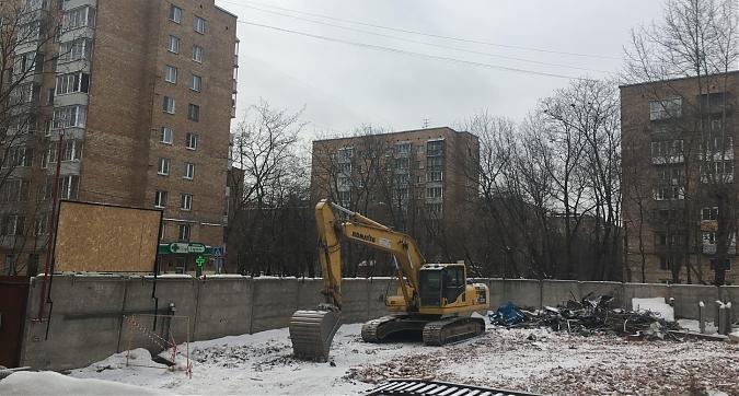 ЖК Дом на Усиевича - подготовка территории к строительным работам, вид с улицы Усиевича Квартирный контроль