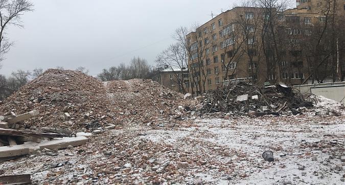 ЖК Дом на Усиевича - подготовка территории к строительным работам, вид с улицы Усиевича Квартирный контроль