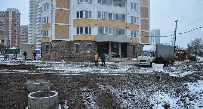 Обустройство территории перед 26-м корпусом в ЖК Красная Горка Квартирный контроль