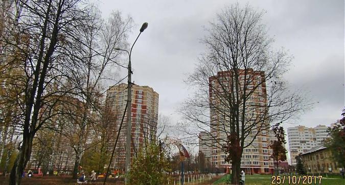 ЖК на ул. Школьная, 7 - вид на жилой комплекс с восточной стороны Квартирный контроль