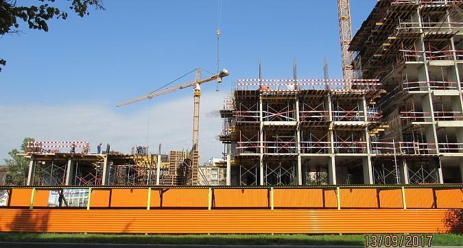 ЖК Михайлова 31, монолитные работы - вид с улицы Михайлова, фото 3 Квартирный контроль