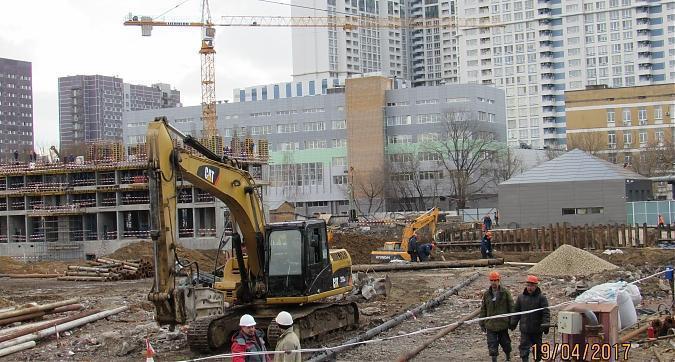 ЖК Черняховского 19 - вид с улицы Черняховского на строительство 1-го корпуса Квартирный контроль